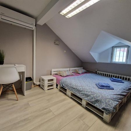 Lambo'S Corner Varna - Guest Rooms Extérieur photo
