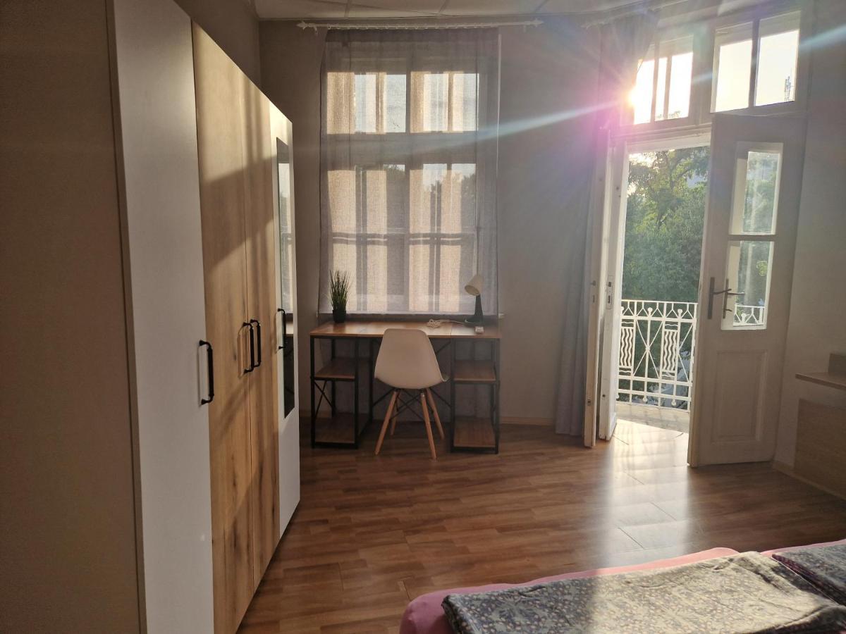 Lambo'S Corner Varna - Guest Rooms Extérieur photo