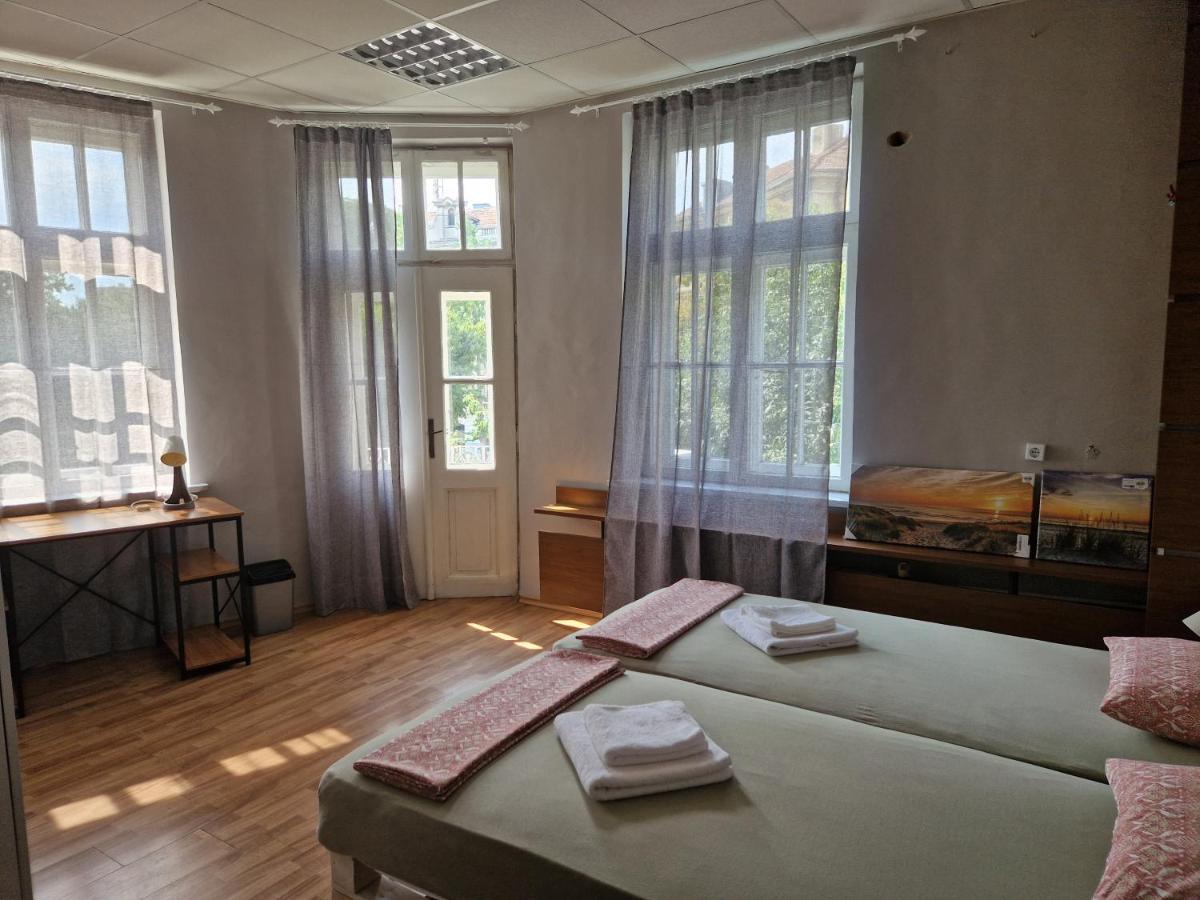 Lambo'S Corner Varna - Guest Rooms Extérieur photo