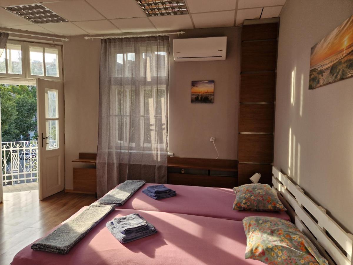 Lambo'S Corner Varna - Guest Rooms Extérieur photo