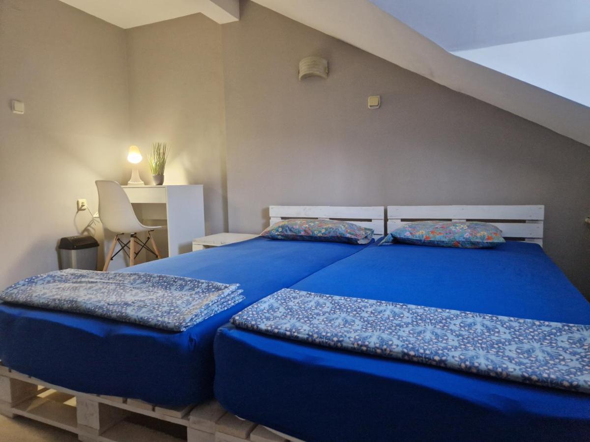 Lambo'S Corner Varna - Guest Rooms Extérieur photo
