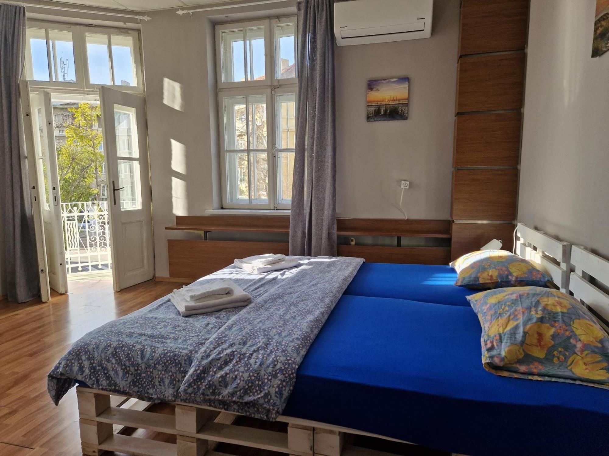Lambo'S Corner Varna - Guest Rooms Extérieur photo