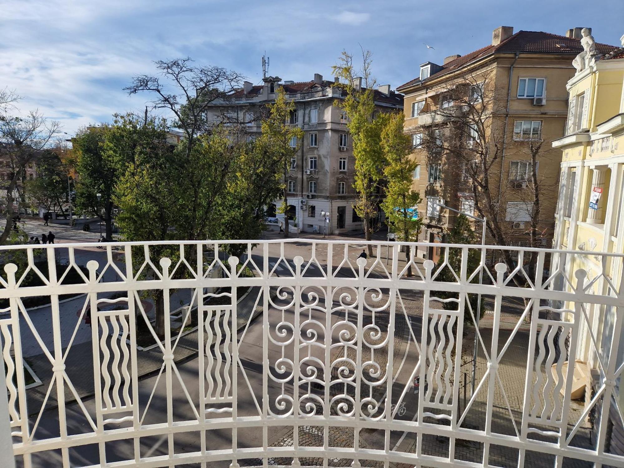 Lambo'S Corner Varna - Guest Rooms Extérieur photo