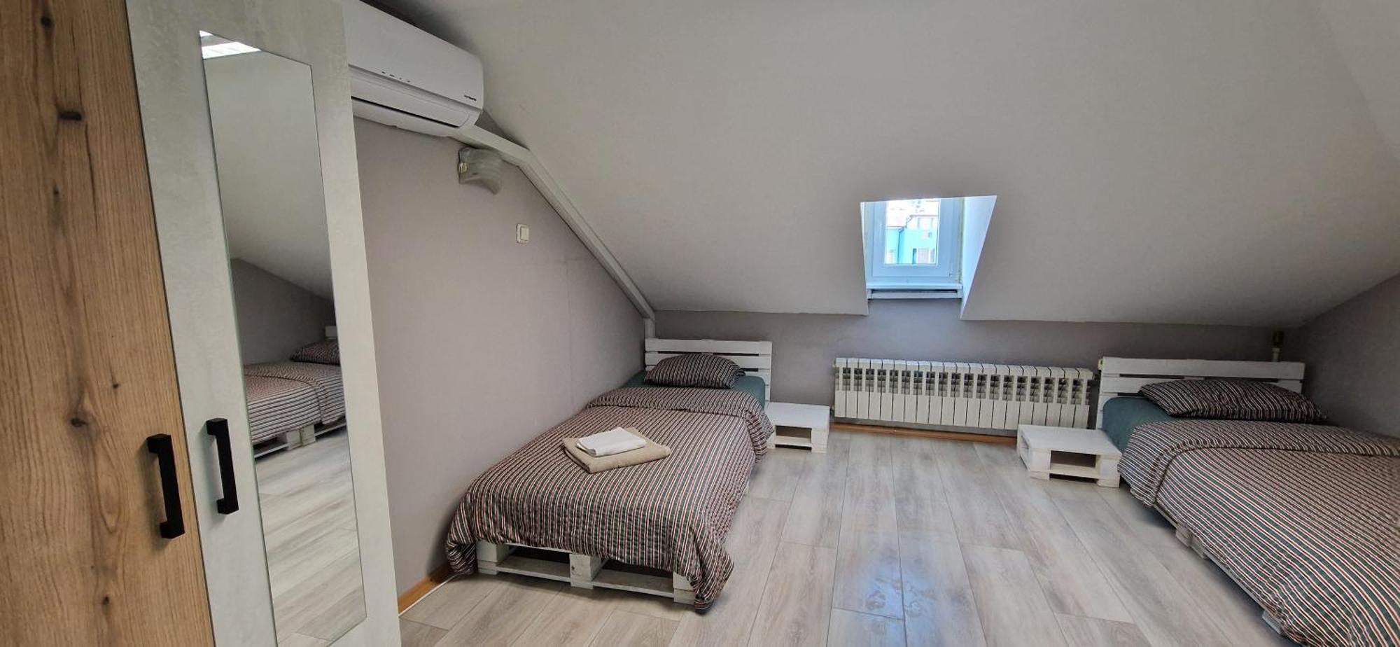 Lambo'S Corner Varna - Guest Rooms Extérieur photo
