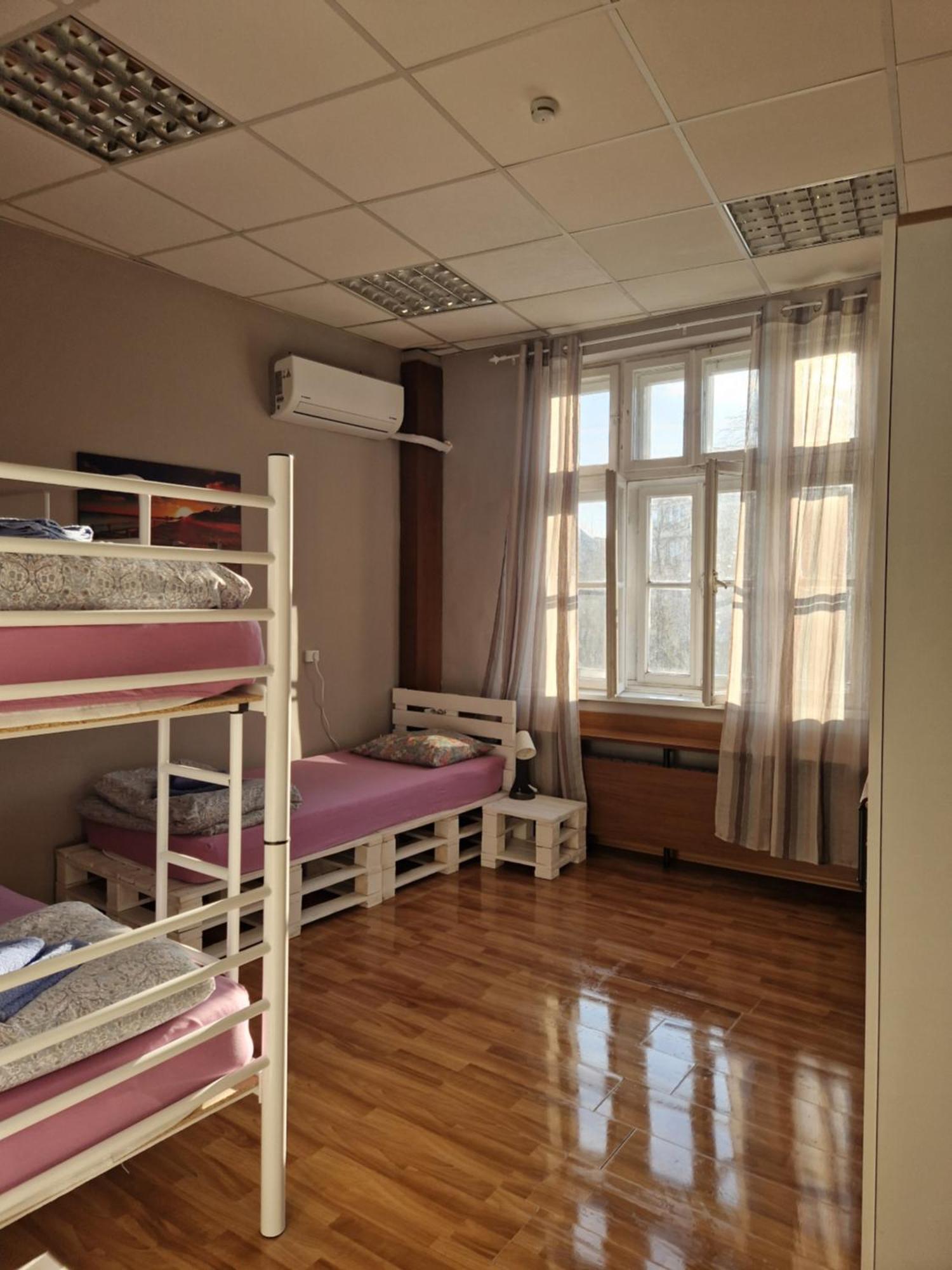 Lambo'S Corner Varna - Guest Rooms Extérieur photo