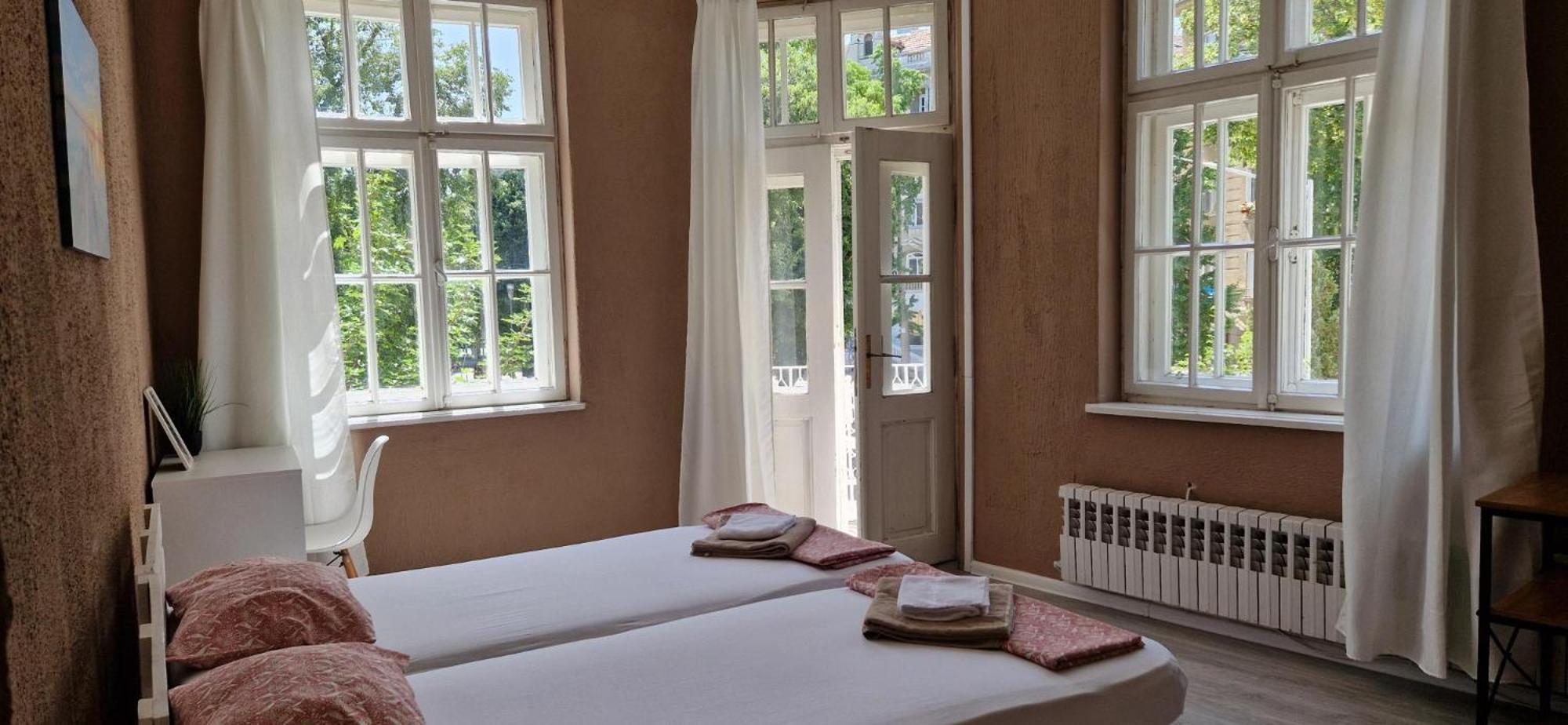Lambo'S Corner Varna - Guest Rooms Extérieur photo